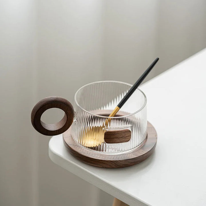 Lichtfall glass mug – elegant curves design with tray and spoon – Die‑Tassen.de