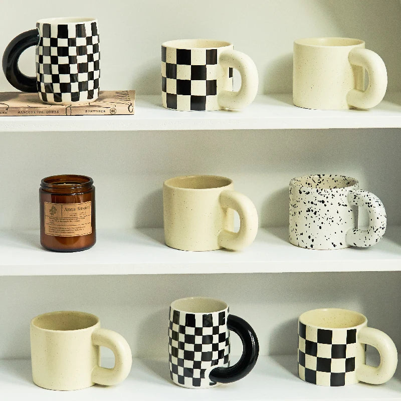 Retro ceramic mug 300 ml – white & black checker with white handle – Die‑Tassen.de