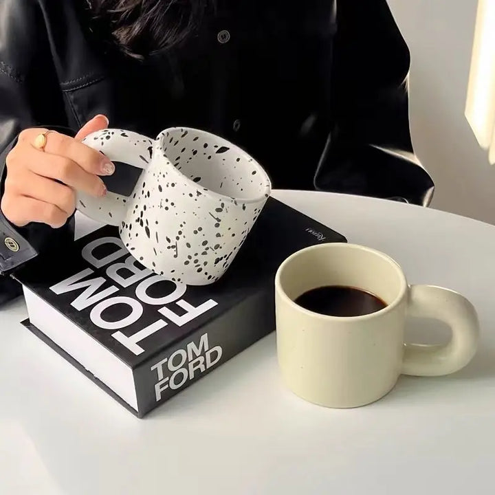 Retro ceramic mug 300 ml – white dot pattern – Die‑Tassen.de